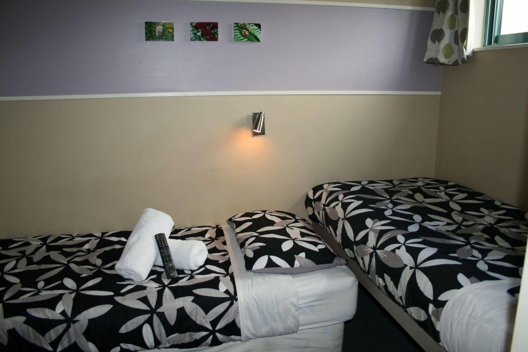 Astray Motel Rotorua Bagian luar foto